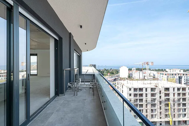 A luxurious complex in the center of Bar with a panoramic view of the sea — photo 26